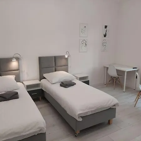Uroczy Pokojw Poblizu Rynku Swidnica (Lower Silesia)
